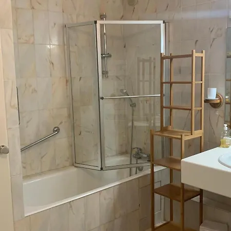 Apartment T2 Bis Dernier Etage Securise Avec Balcon Et Mezzanine - Fr-1-512-268